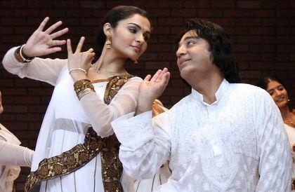 Kamal unfolds the plot